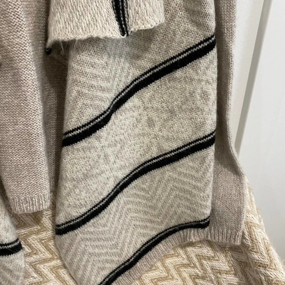 American Eagle Drape Knit Cardigan - Picture 3 of 5